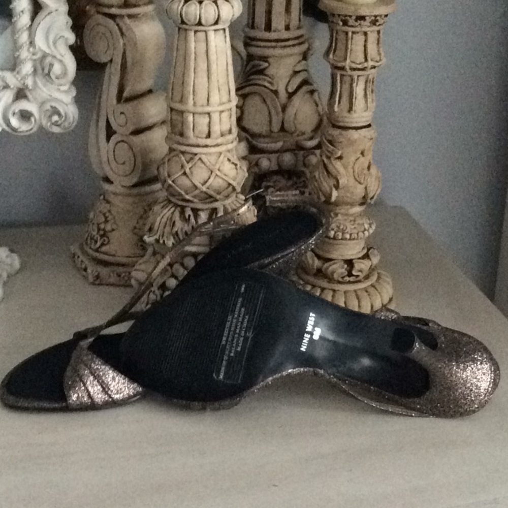 Shoes - Picture 3 of 3